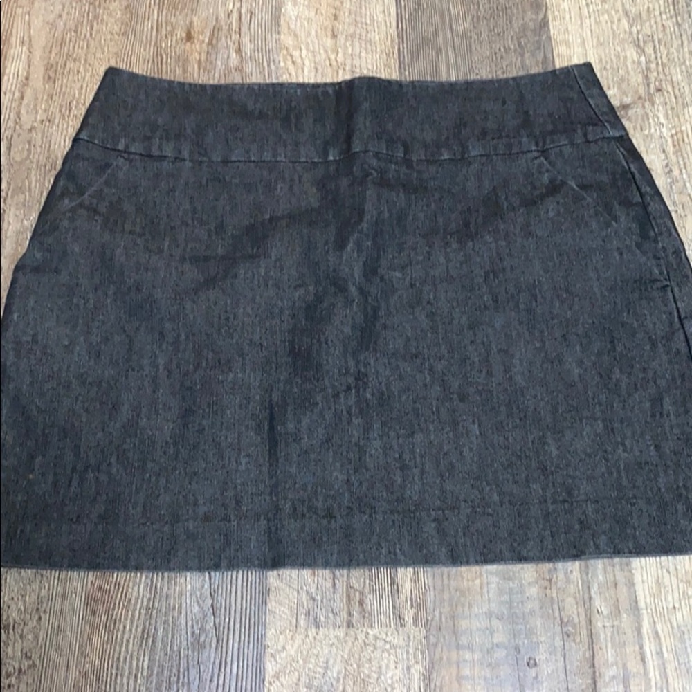 Kenneth Cole Reaction dark denim jean skirt